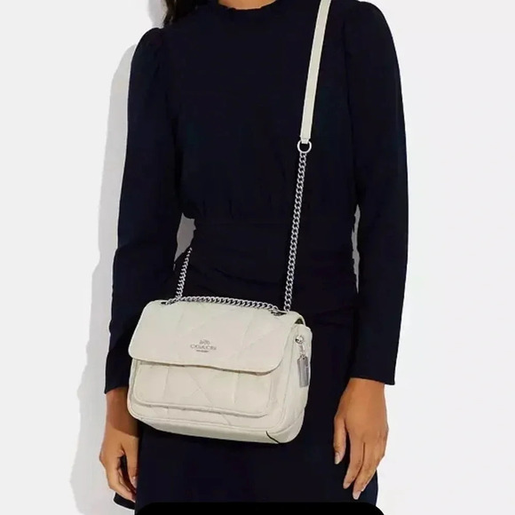 Coach Klare Crossbody 25 With Puffy Diamond Quilting NWT MSRP 550$ - Picture 4 of 8